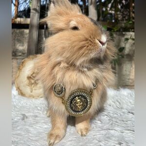 Listing for a vintage ring.